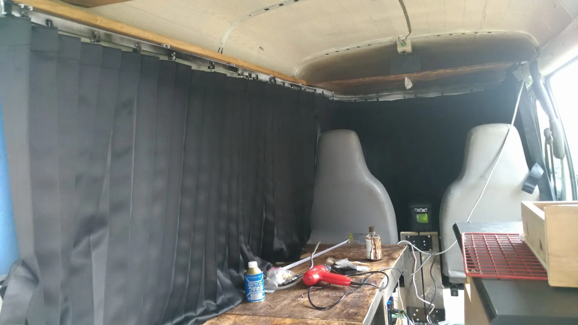 サンバーバンにベースになる床を貼る車中泊仕様diy ついでに断熱と防音も Teamseekなかむら