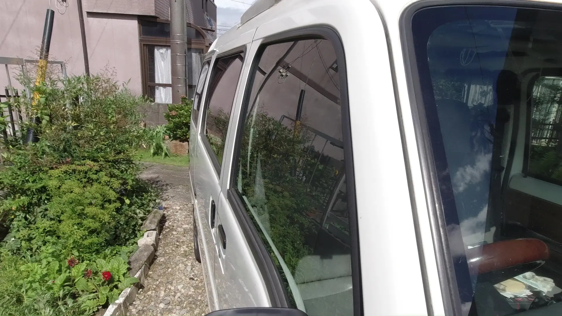 サンバーバンにドアバイザーの取り付け Teamseekなかむら