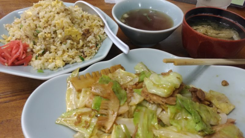 藤吉のホイコーローと炒飯と味噌汁
