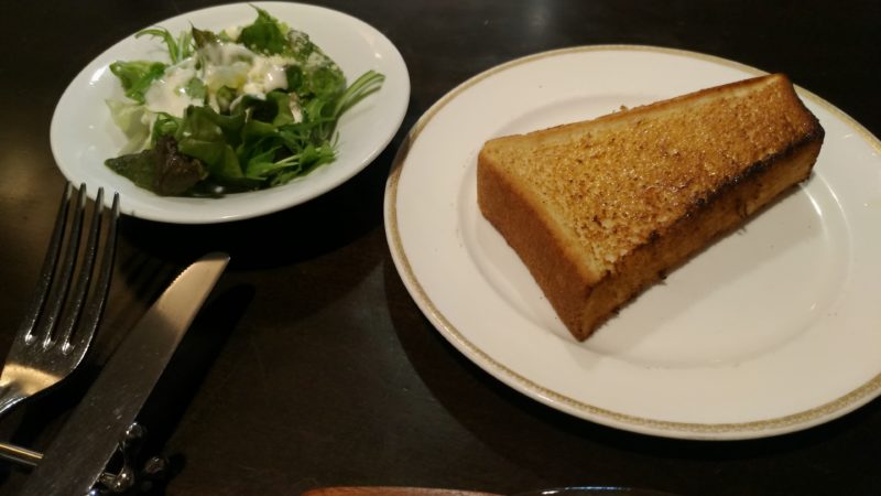 ふんわりとした食感のモーニングトースト