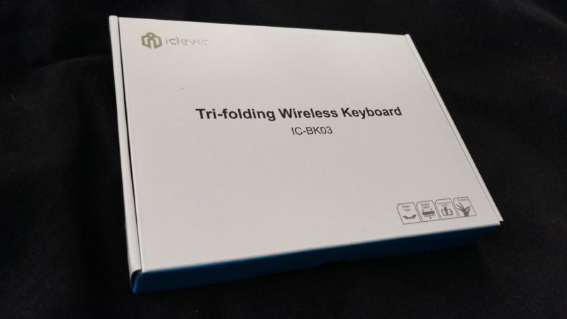 アマゾンから届いたBluetoothキーボード