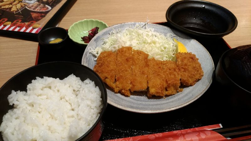 ロースかつ定食680円