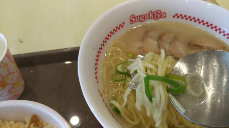 ラーメンフォークで食べるラーメン