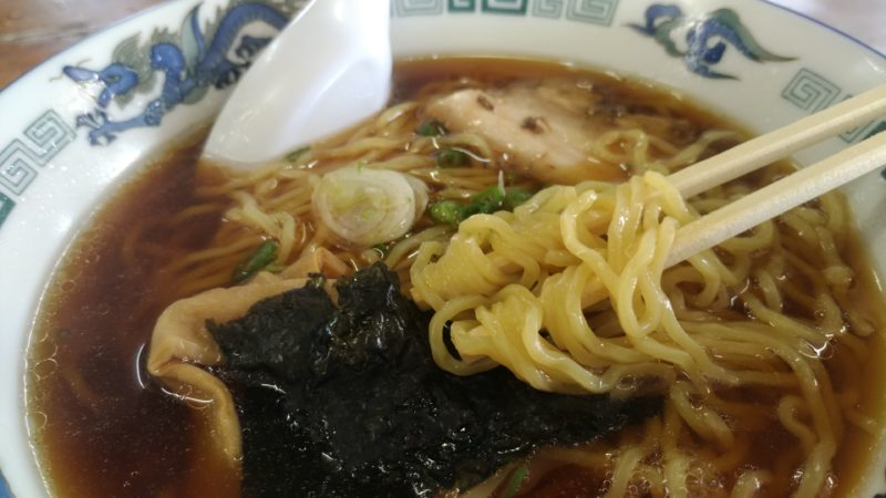 麺は中細麺