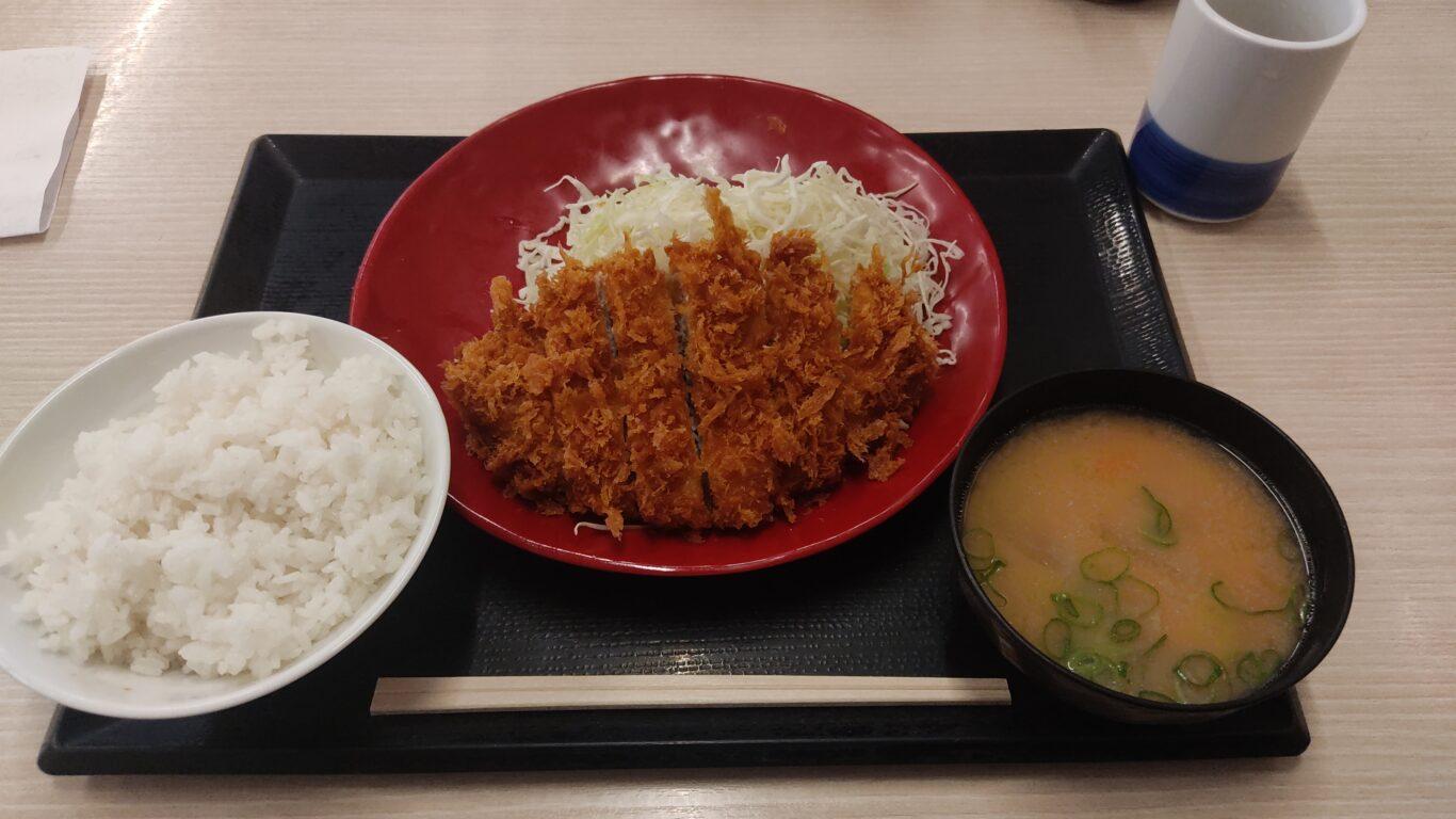 ロースカツ定食