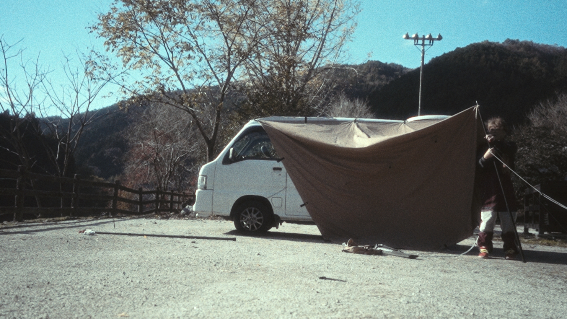 グラウンド下のキャンプサイト