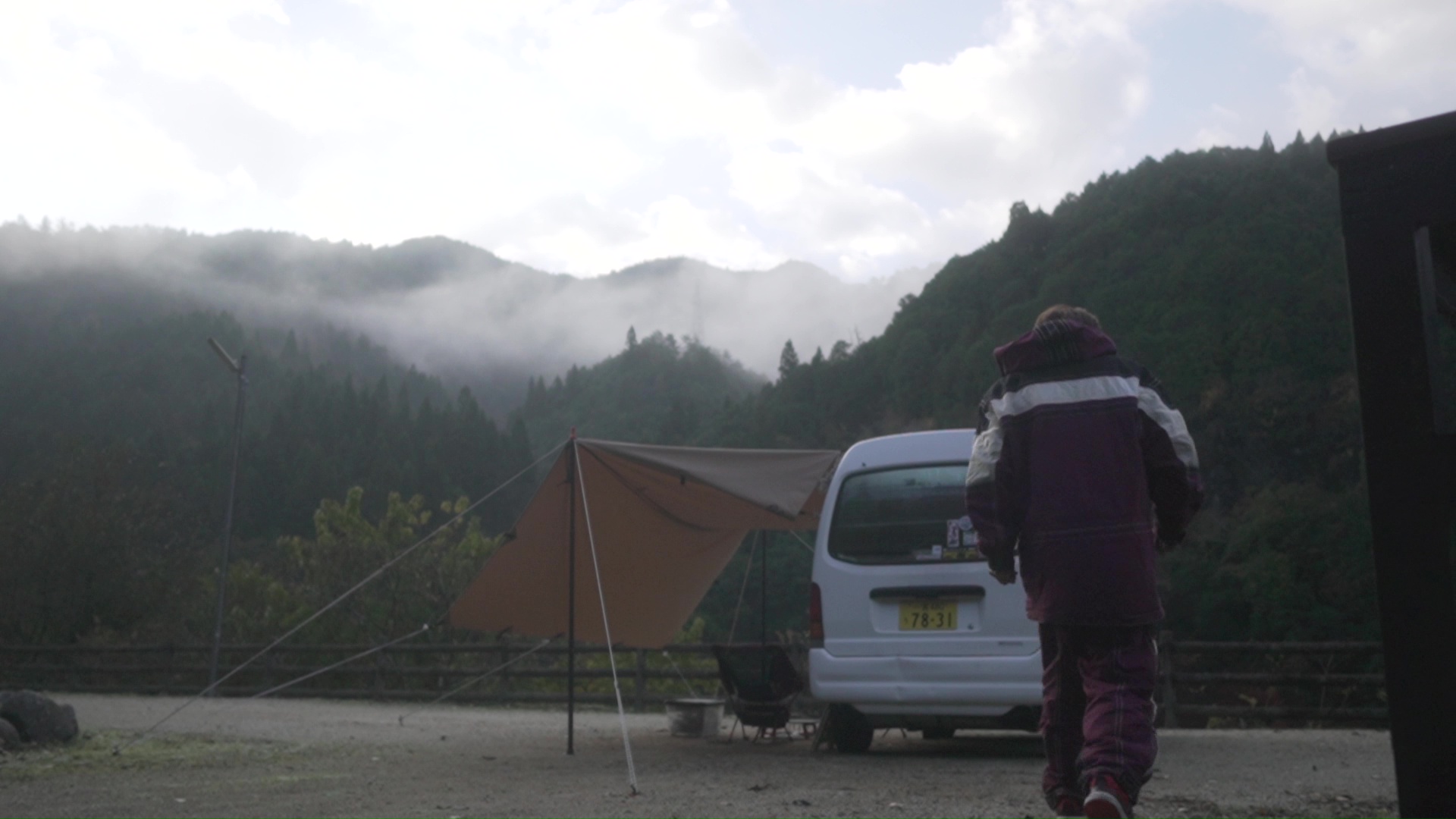 翌朝の霧とサンバー